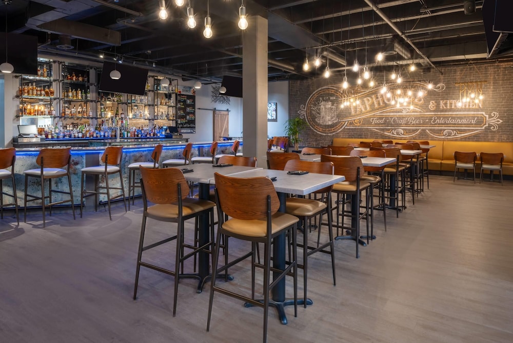 Wyndham Indianapolis Airport 55/72
