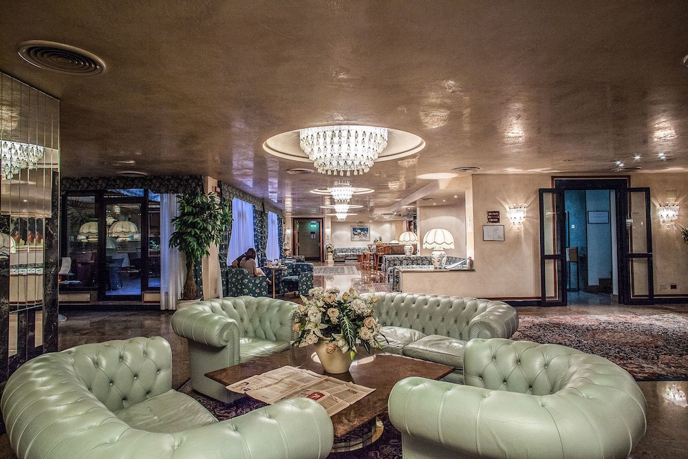 Leonardo Da Vinci Hotel 40/62