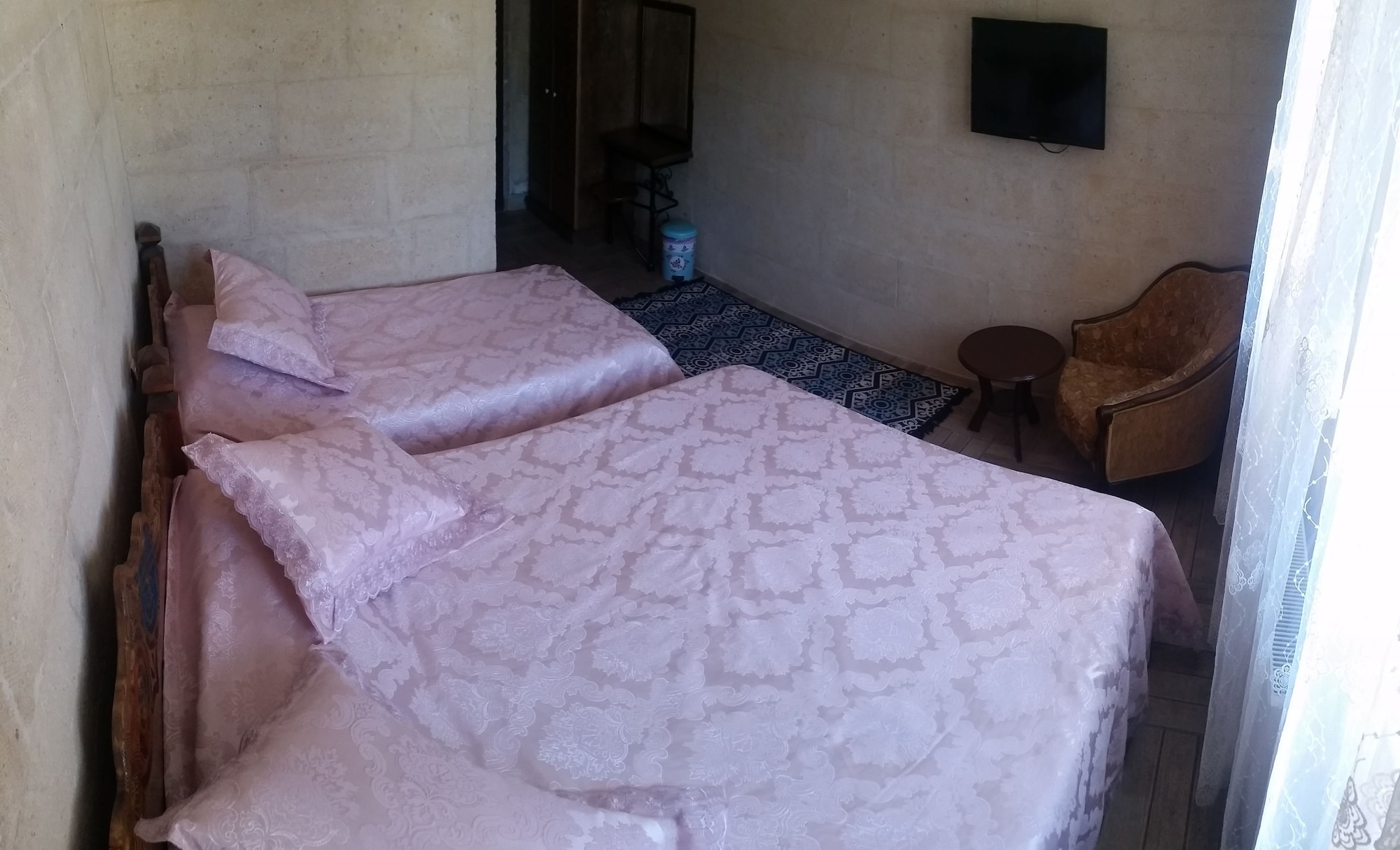 1 BEDROOM, DELUXE, TRIPLE, HILL VIEW