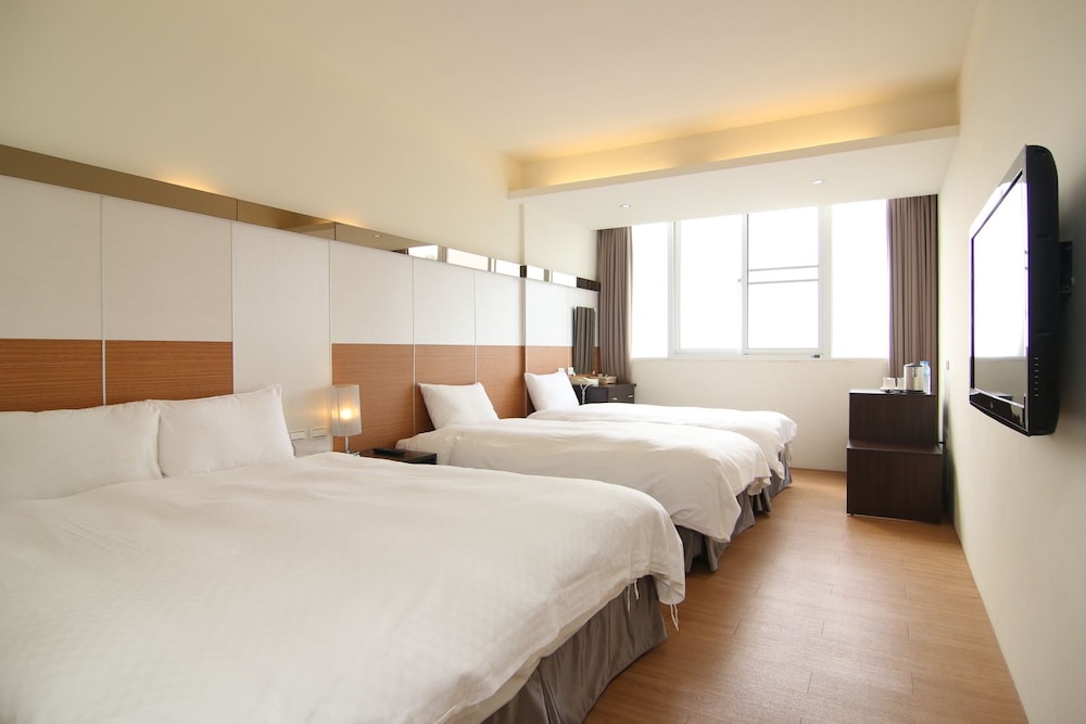 ROOM, QUADRUPLE