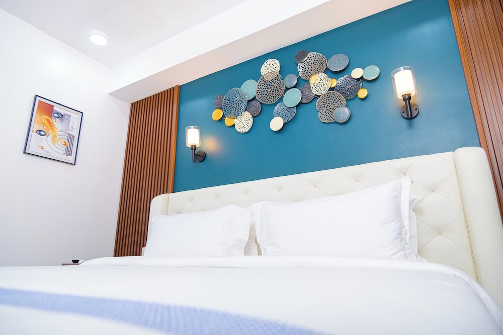 Le Dream Hotel 36/72