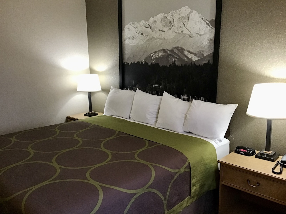 Super 8 By Wyndham Spokane/West 11/23