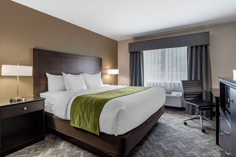 Comfort Inn & Suites Tualatin - Lake Oswego South 18/60