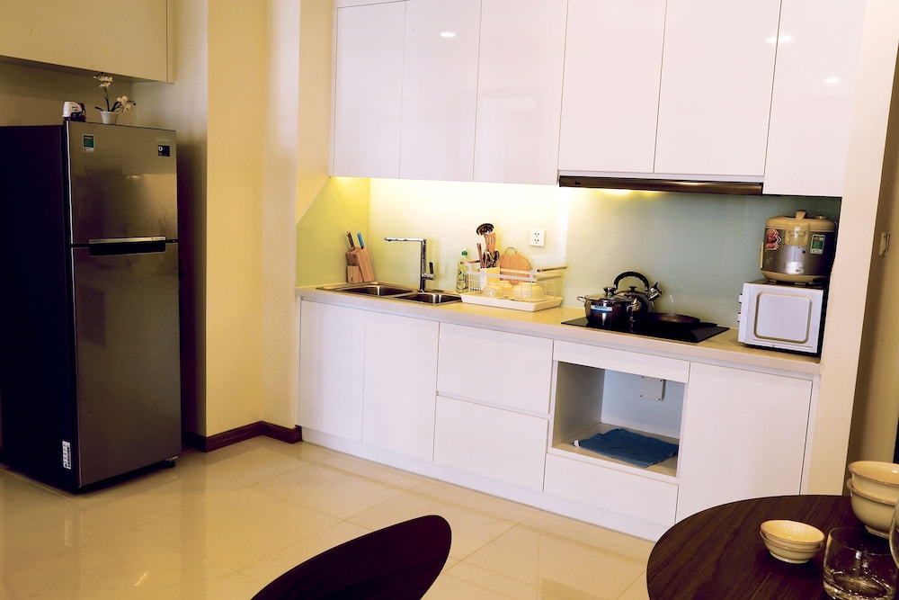 High-Floor River-View Apartment 10/50