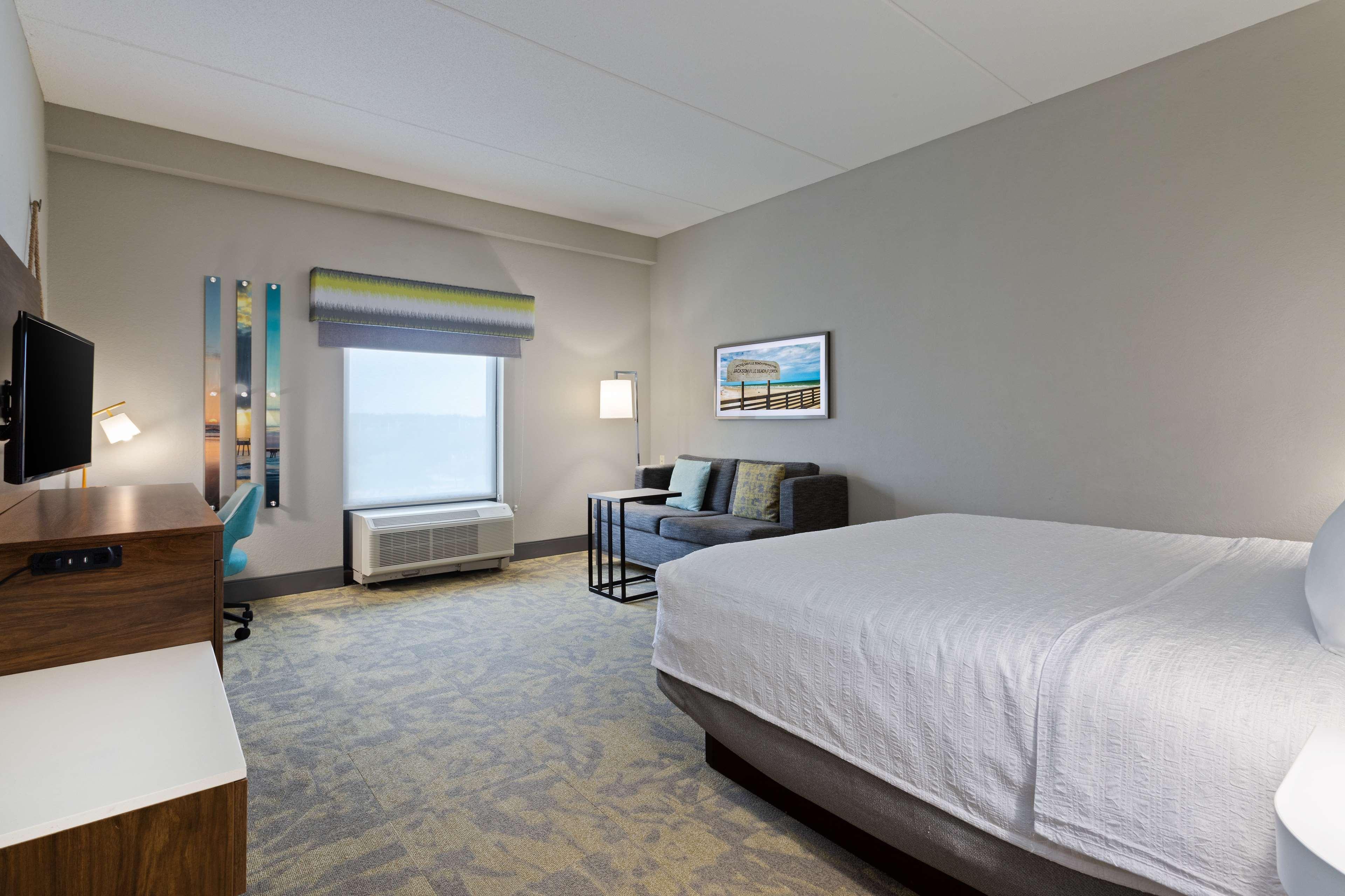 ROOM, KING BED, SOFA, LARGE