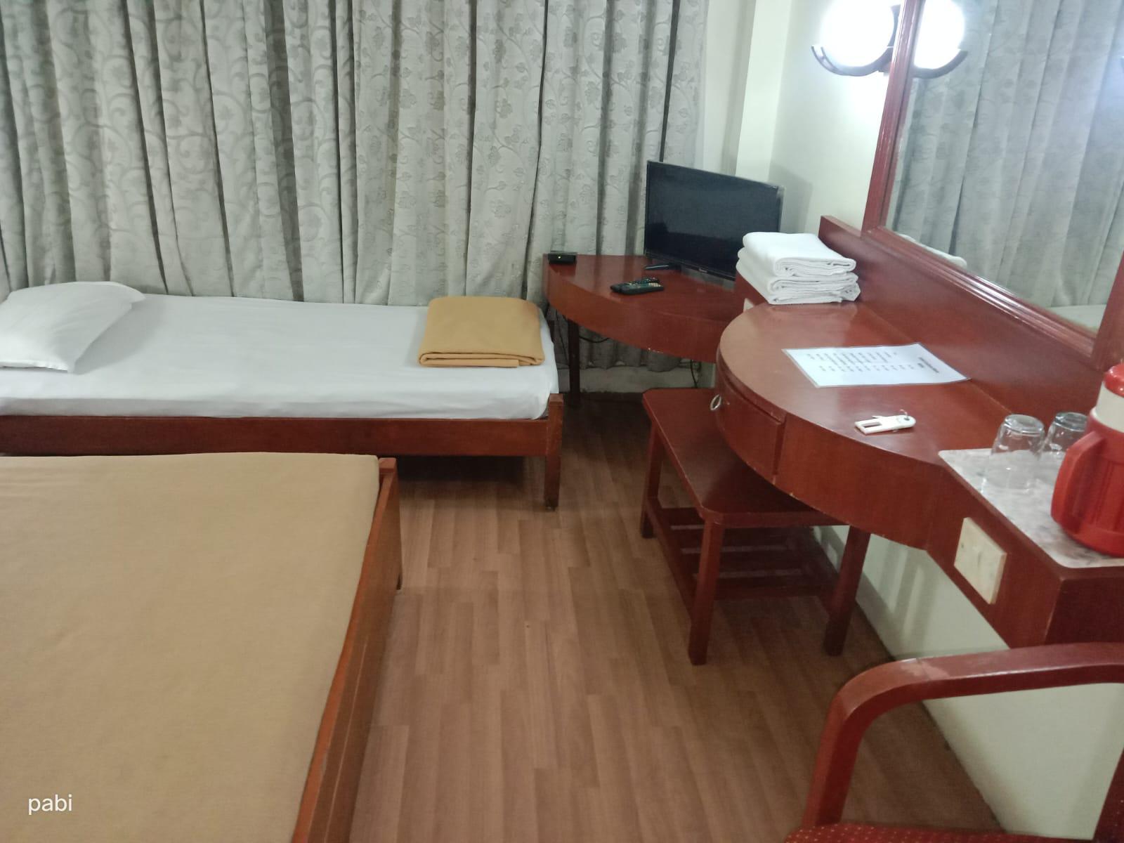 HOTEL GOUTHAM MANOR 15/25