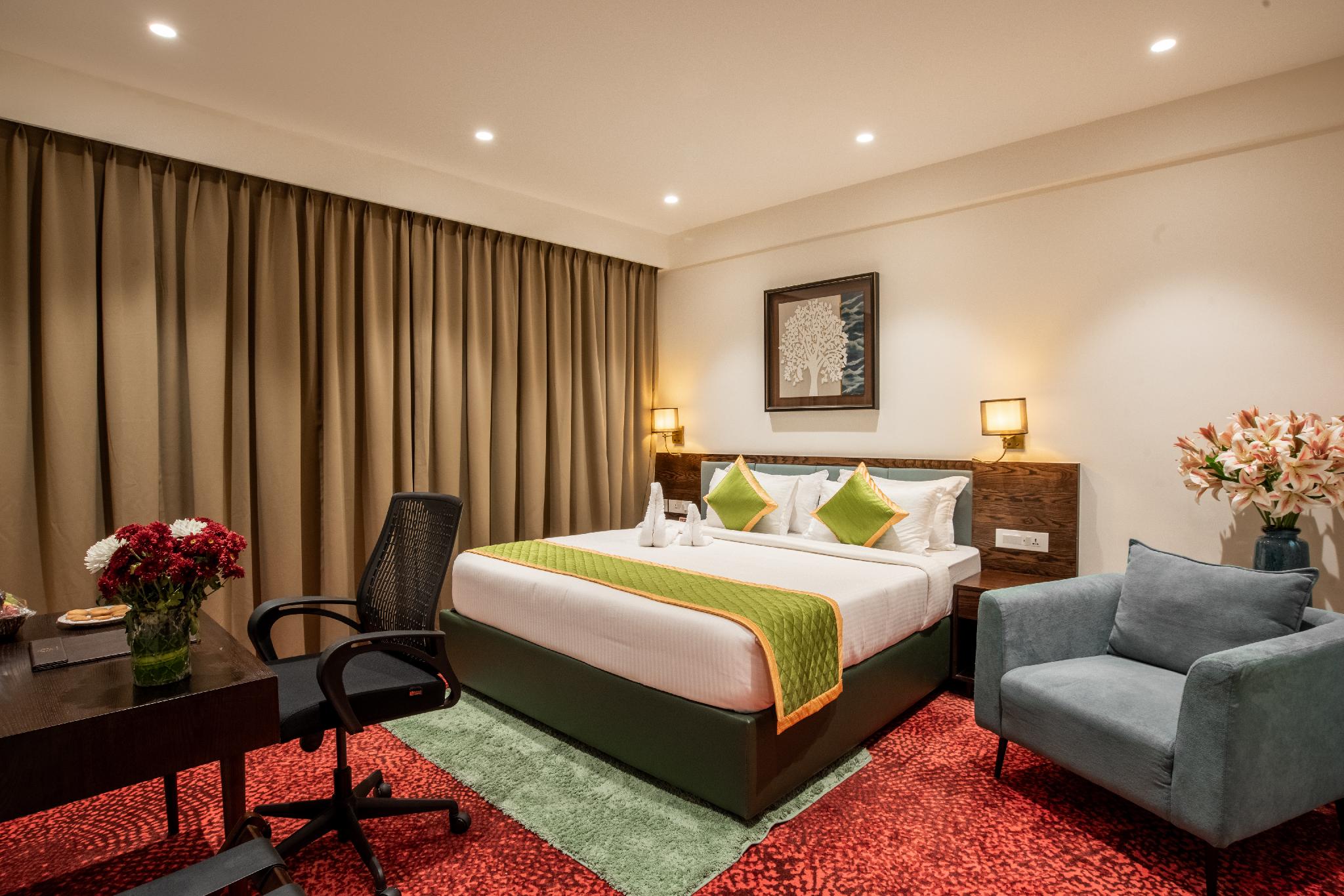 Executive, Suite
