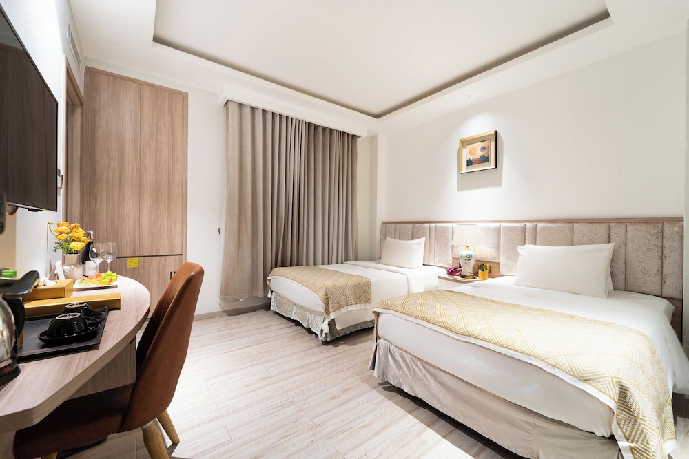 Inner, Deluxe, Twin Beds, with View, Bathtub