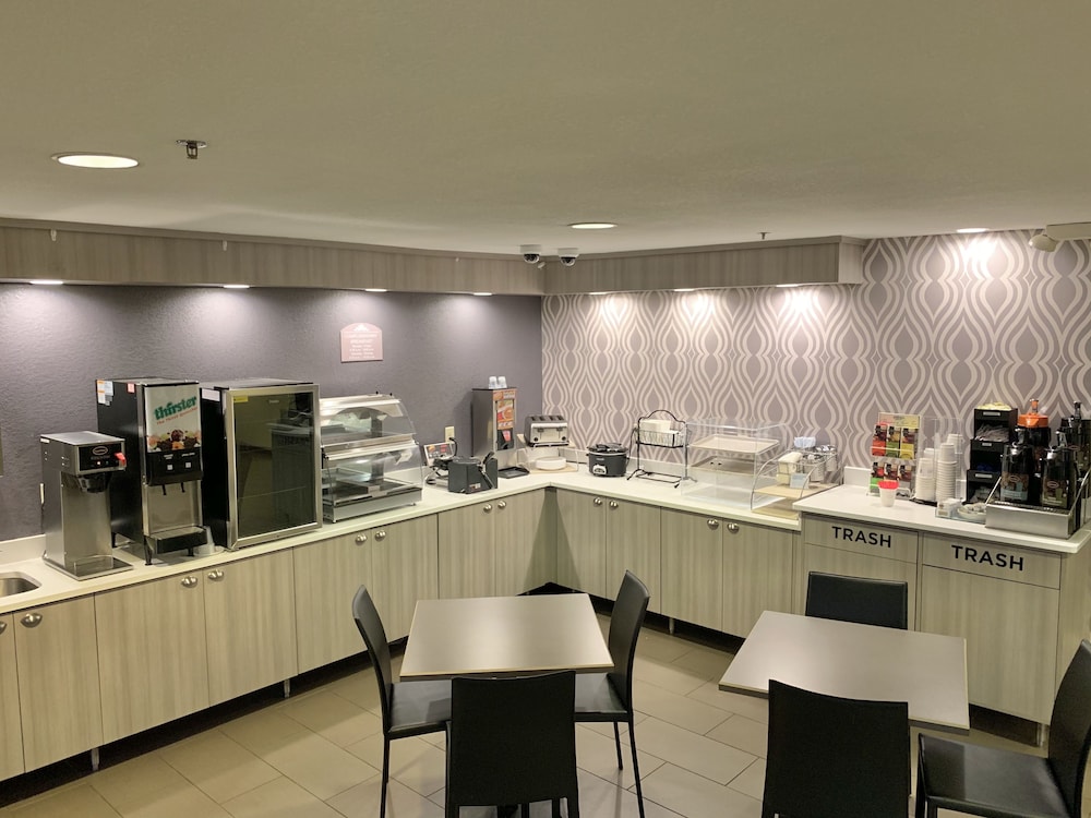 Microtel Inn Suites By Wyndham Inver Grove Heights Minneap 40/50