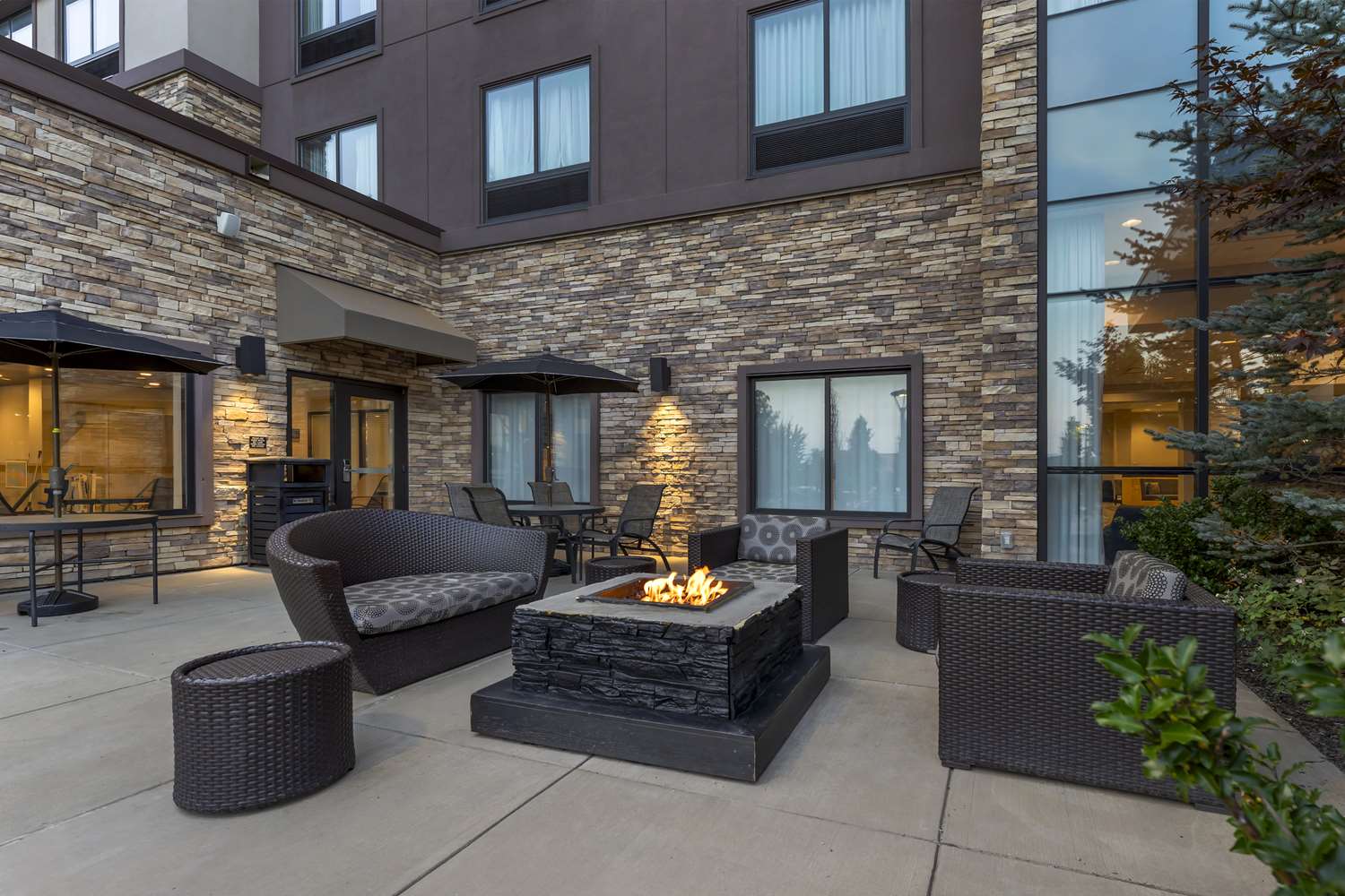 Best Western Plus Cranberry-Pittsburgh North 30/52