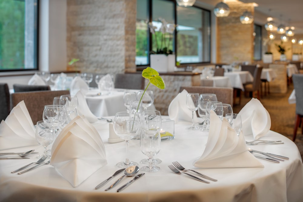 DANUBIUS HEALTH SPA RESORT ESPLANADE 57/66