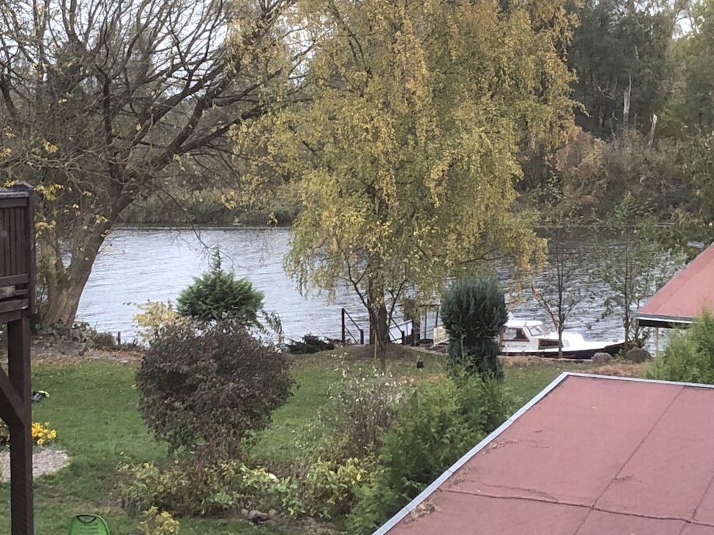 Riverside Inn 31/66