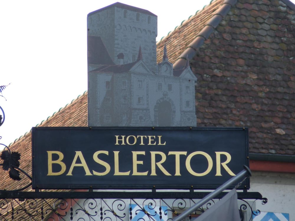 MINOTEL BASLERTOR SUMMER POOL 2/52