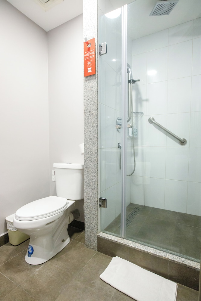 Ibis Quito 61/61