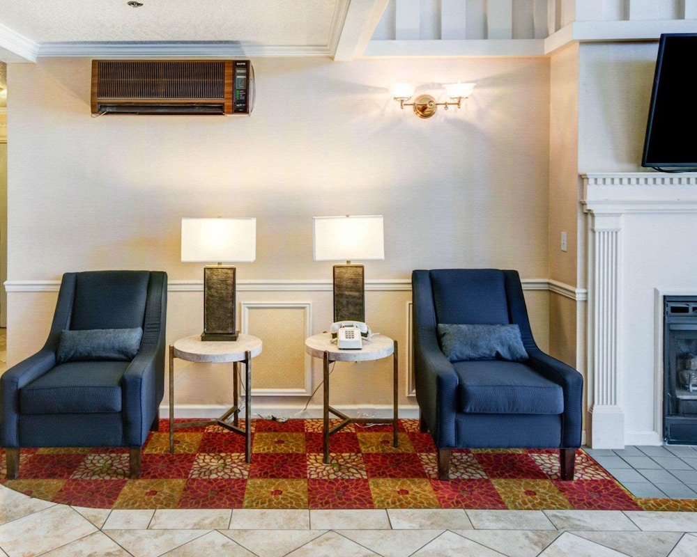 Comfort Inn Redding Near I-5 24/41