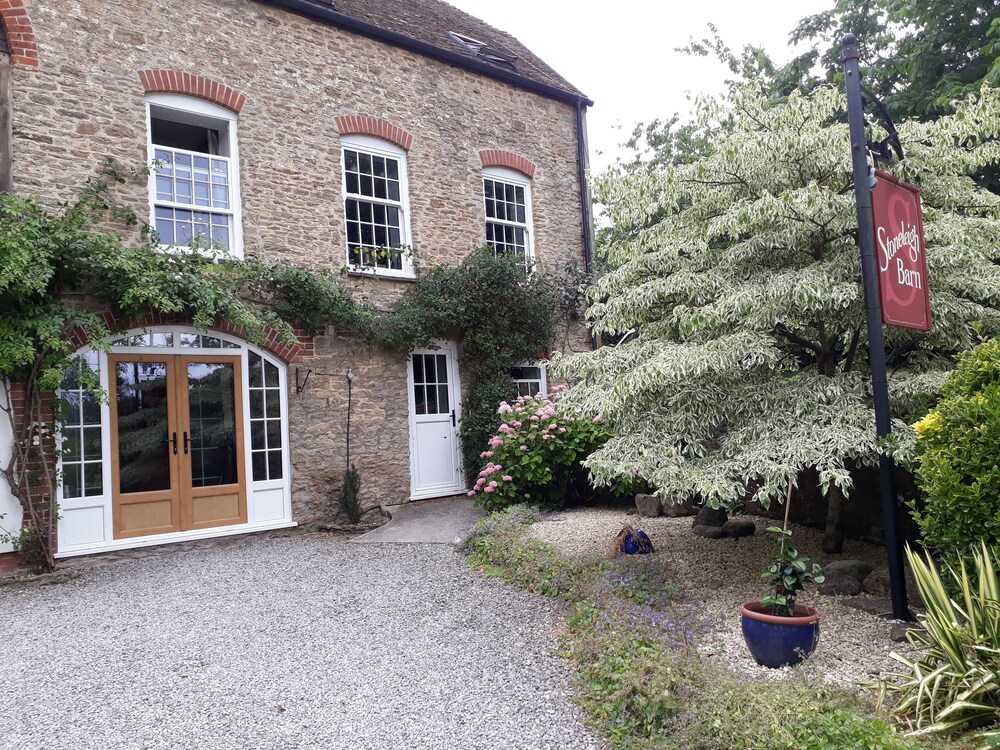 Stoneleigh Barn Bed And Breakfast 22/25