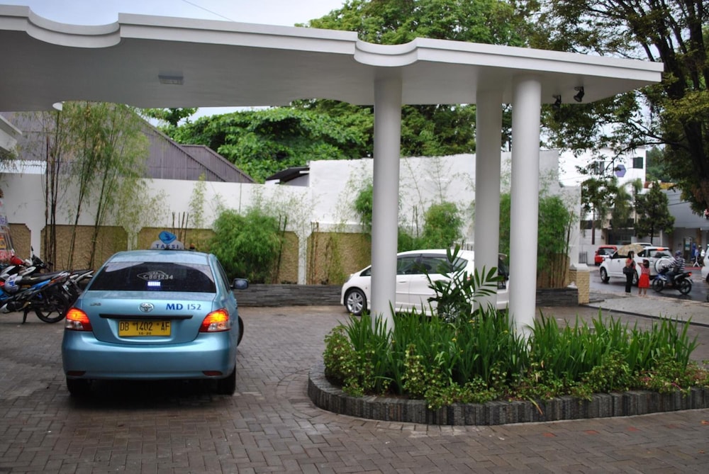 Casa de Wanea Hotel and Resto 31/35