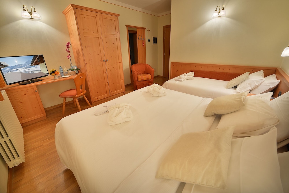 HOTEL INTERALPEN 29/74