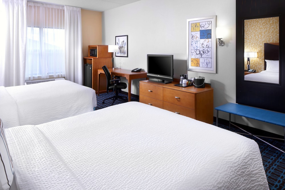 Fairfield Inn Suites Cumberland 14/50