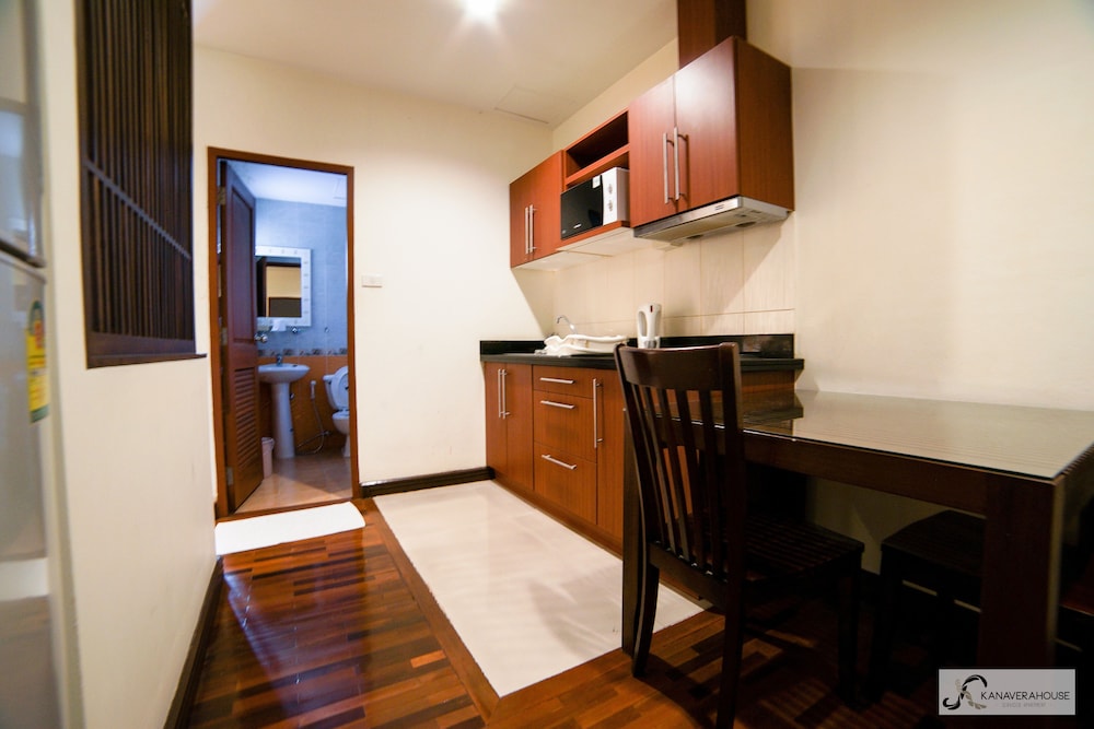 Kanavera Sriracha Hotel and Serviced Apartment 8/77