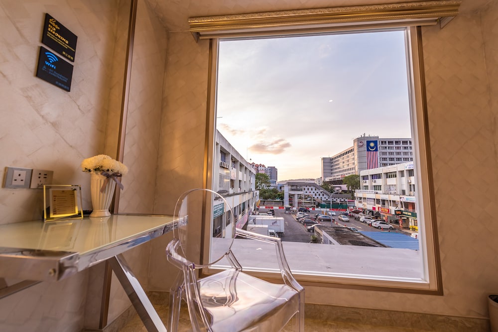 AC Residence Kota Kinabalu 19/25