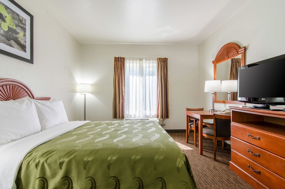 Quality Inn Junction City near Fort Riley 14/41