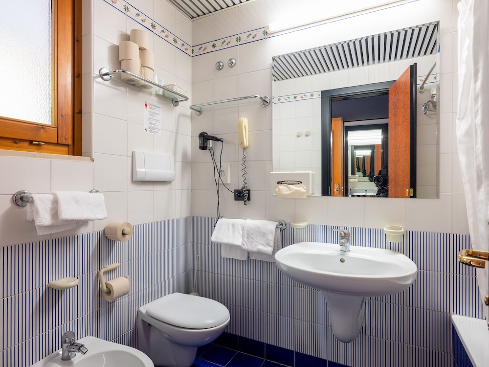Hotel San Pietro 48/50