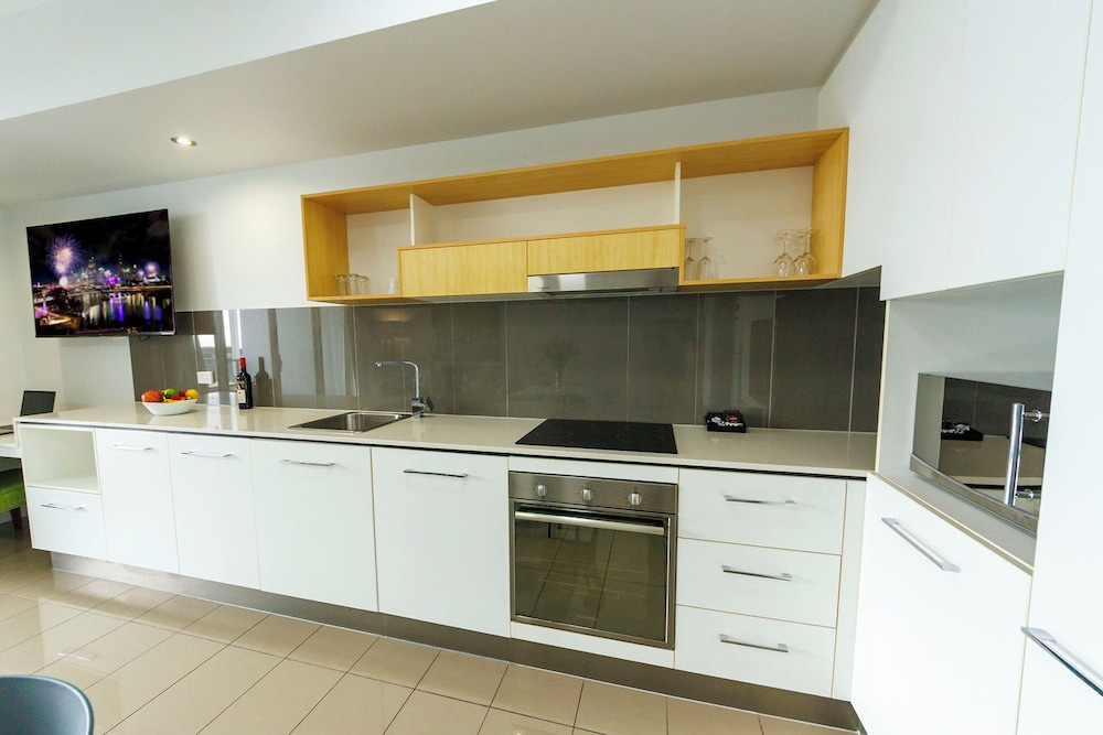 Atrio Apartments 11/69