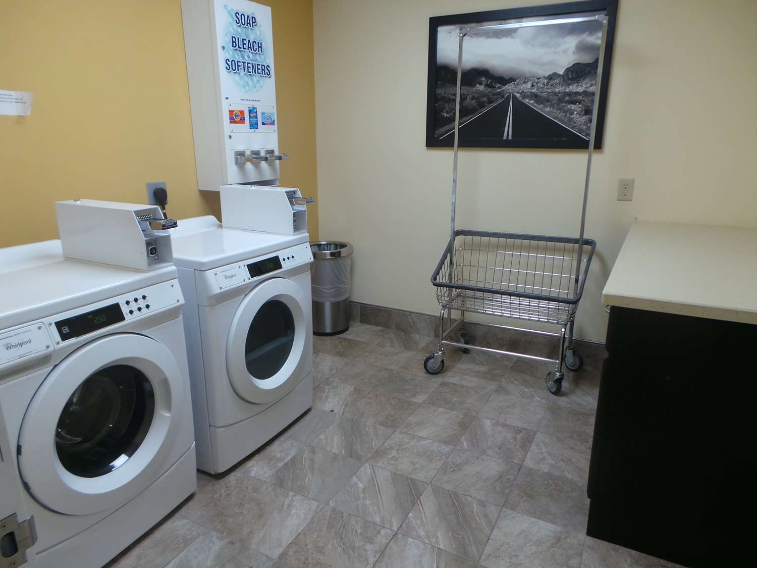SURESTAY PLUS HOTEL BY BEST WESTERN ALVIN 21/36