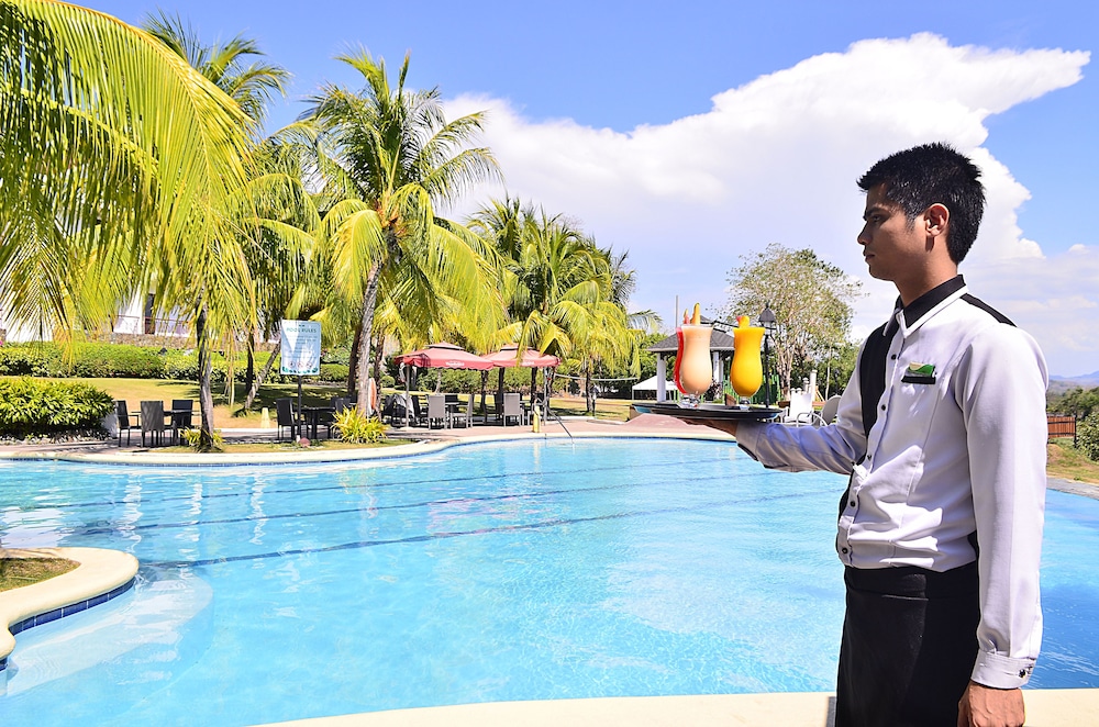 Thunderbird Resorts - Rizal 15/70