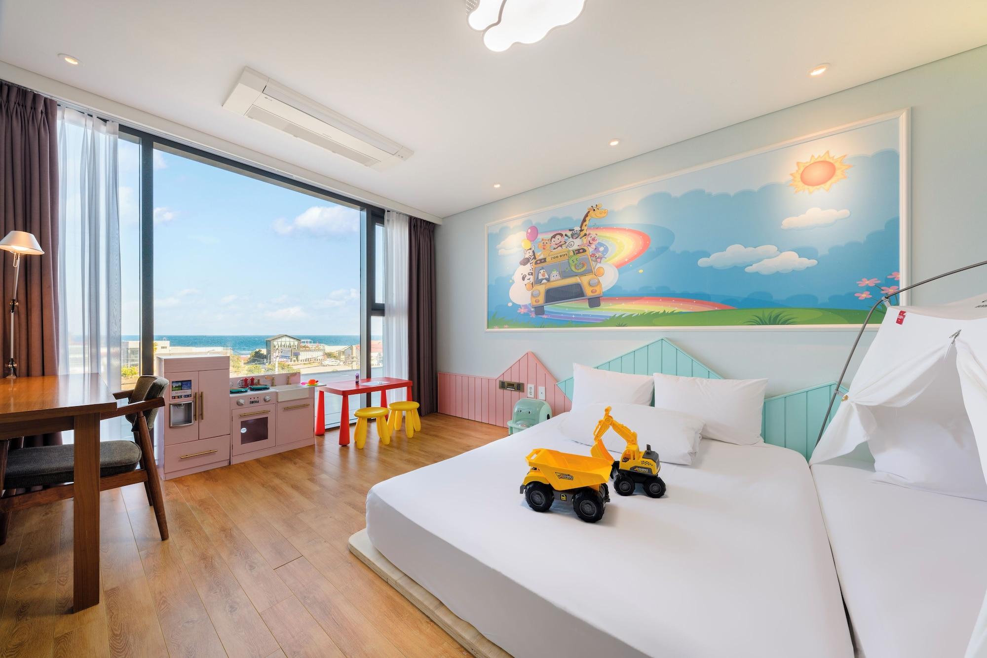 Kids, Ocean, Twin Beds