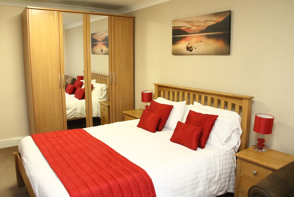 Exeter Court Hotel 8/66