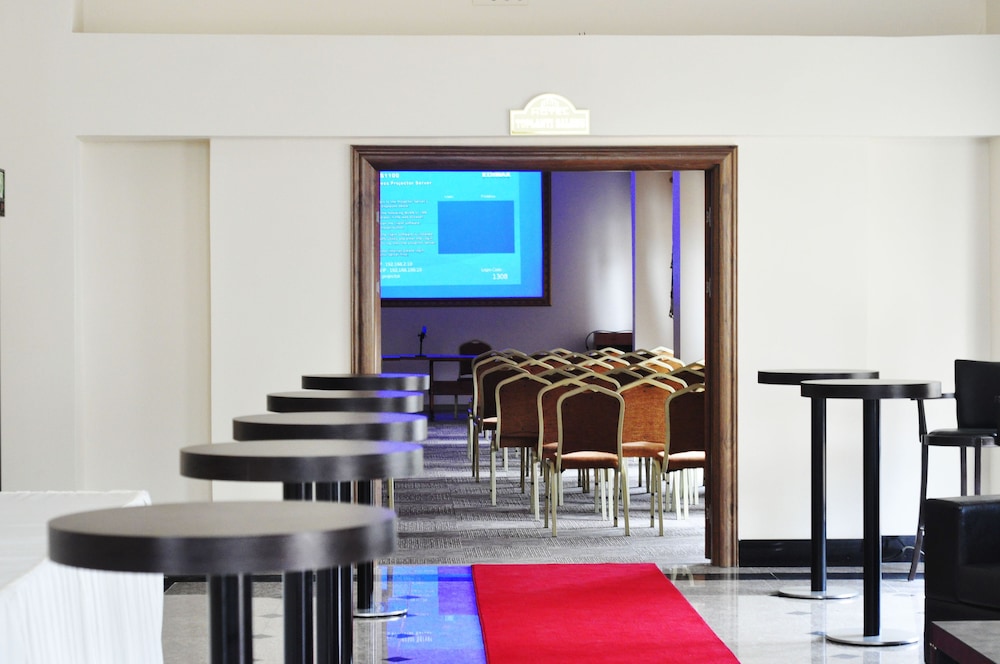 Aygür Hotel 15/23