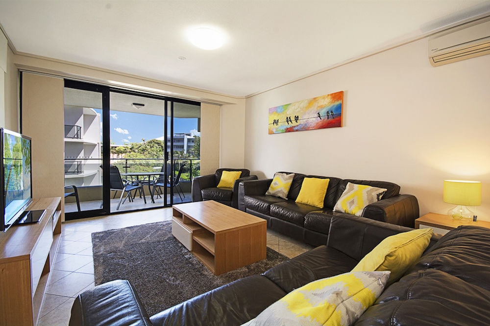 Clubb Coolum Beach Resort 35/65
