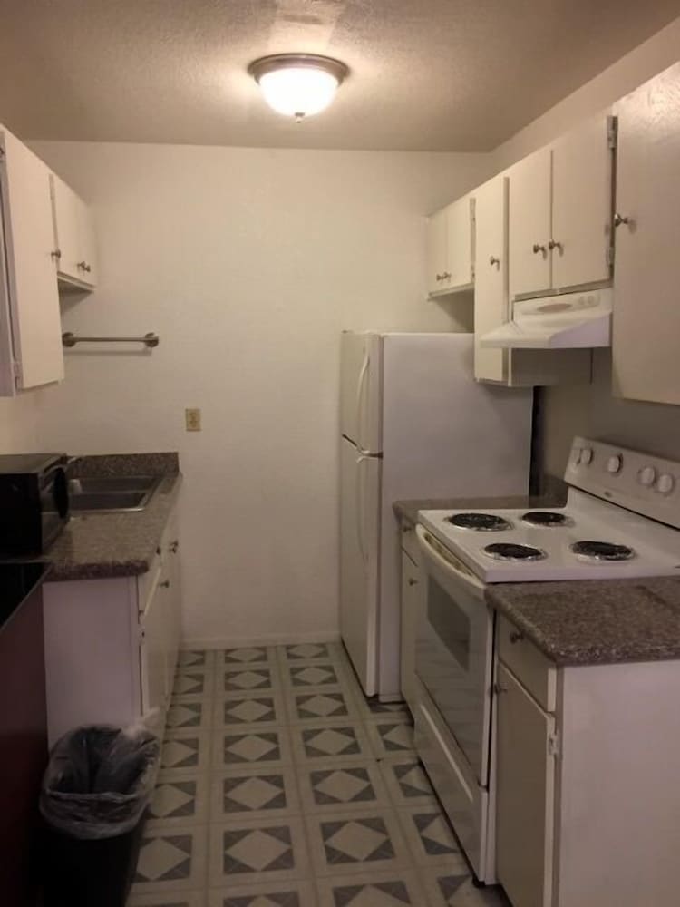 غرفة بسرير كينج، Ranch House Inn and Suites 7/7