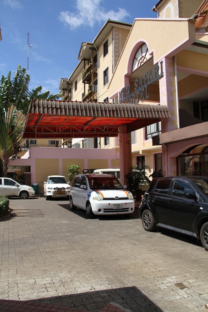 New Safari Hotel 32/35