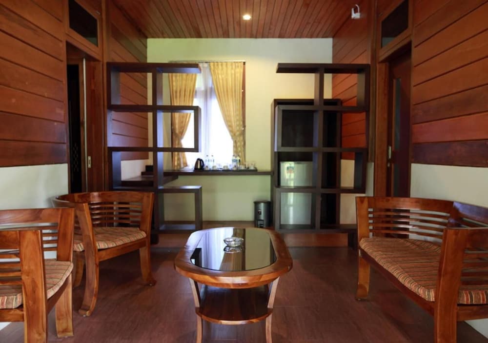 Green Tropical Village Hotel Resort 52/61