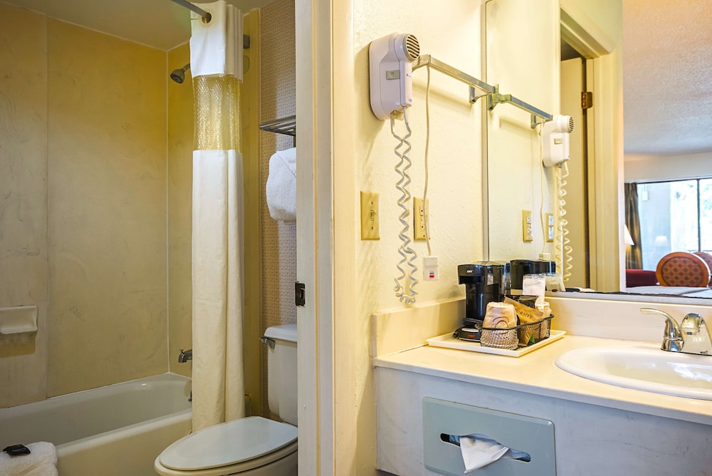 Americas Best Value Inn & Suites Melbourne 14/26