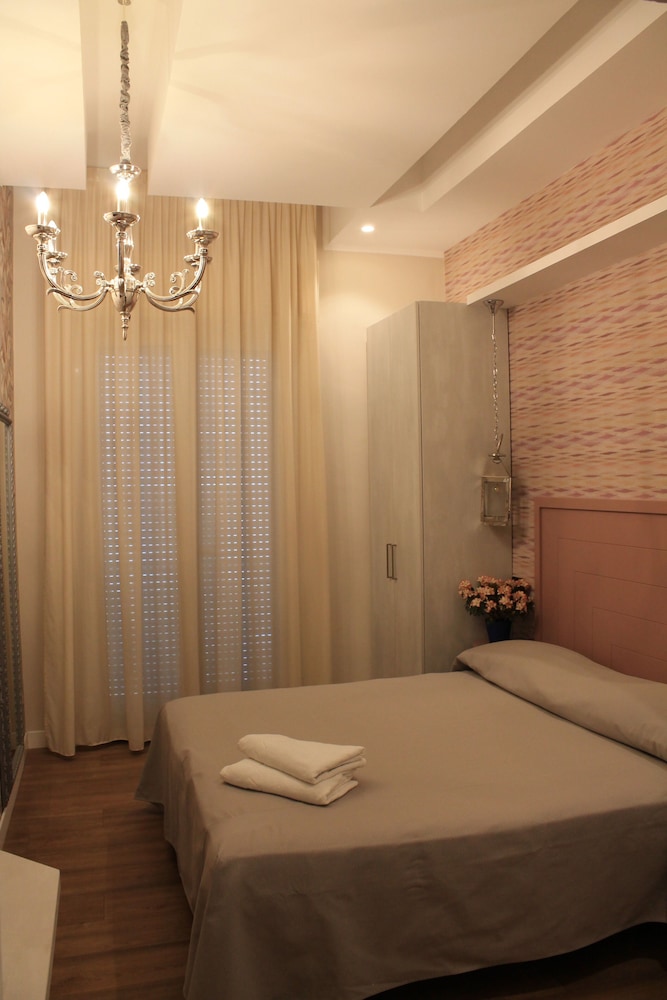 Hotel Piccinelli 54/63