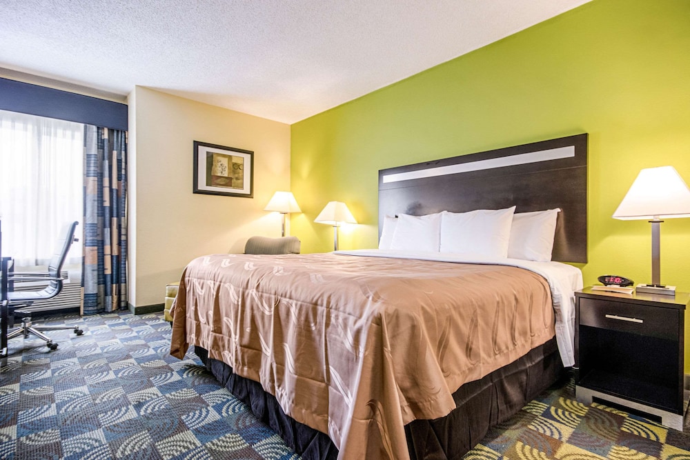 Room, King Bed, Exterior Entrance