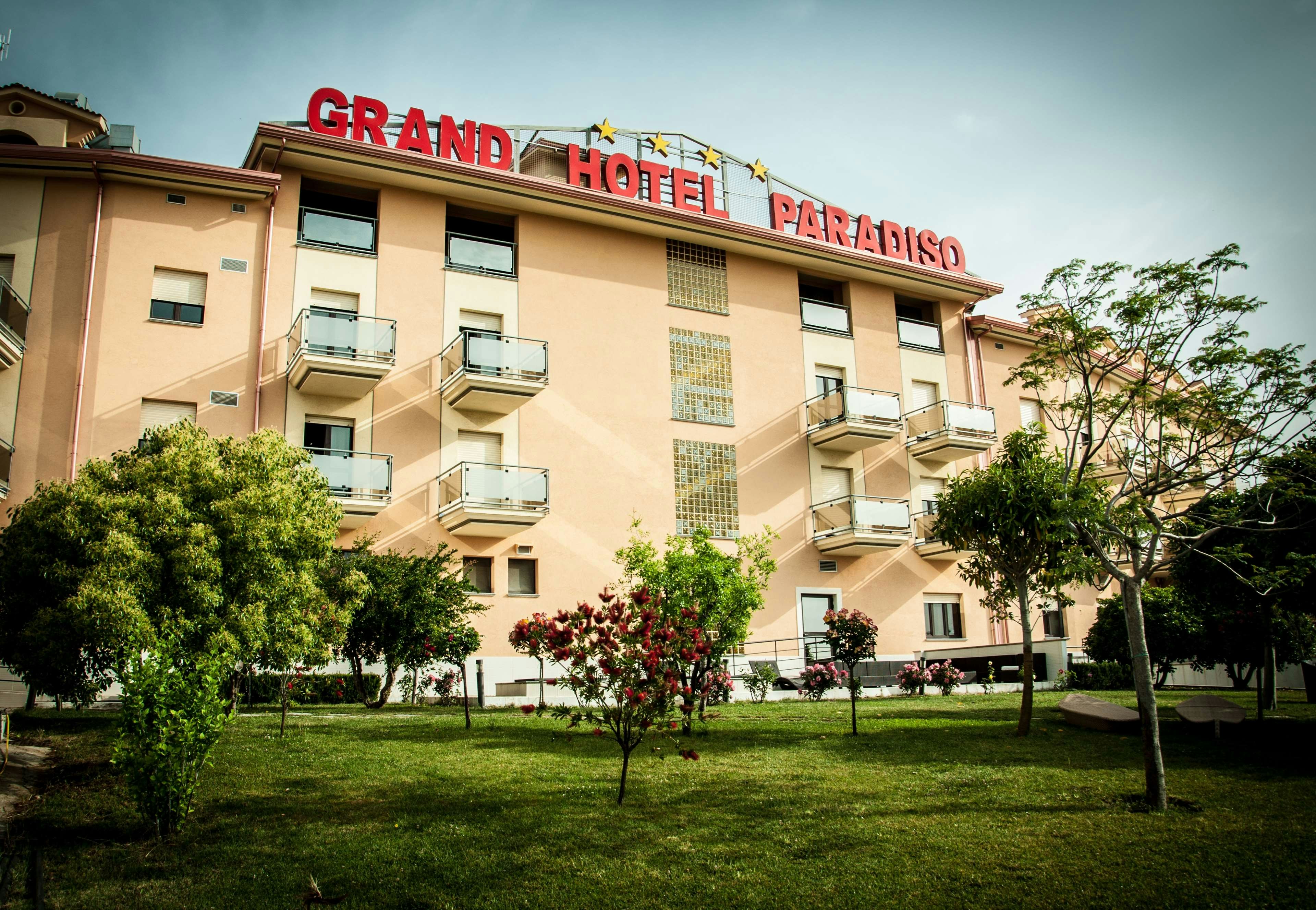 Grand Hotel Paradiso 2/43