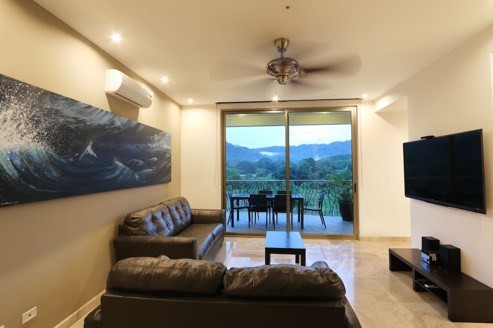 Sky Penthouses At Oceano 30/50