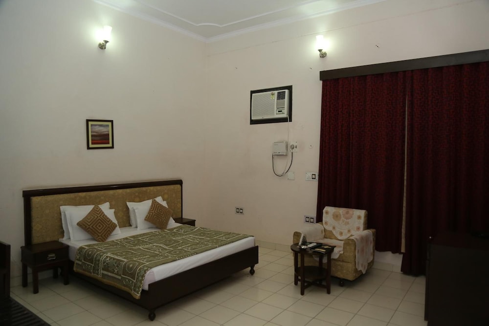 GULMOHAR SARISKA RESORT 9/45