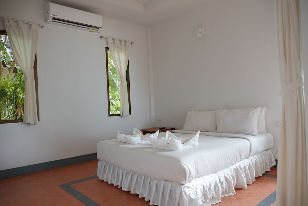 DELUXE, DOUBLE BED, GARDEN VIEW