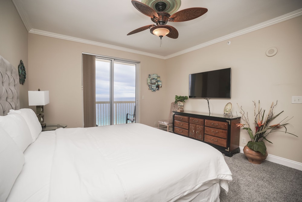 2 BEDROOMS, CONDO, OCEAN VIEW