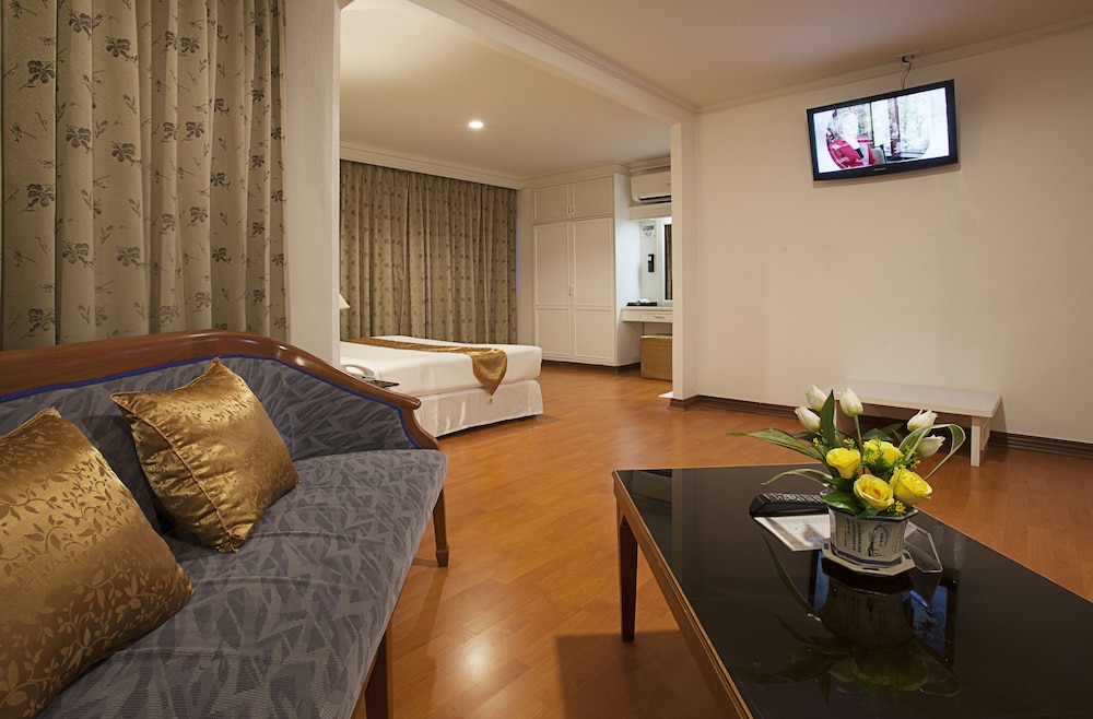 SUMMIT PAVILION SUVARNABHUMI HOTEL 30/50