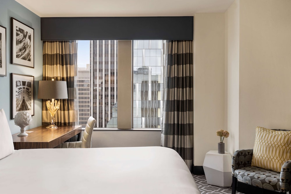 SUITE, KING BED, WATER VIEW, SOFA