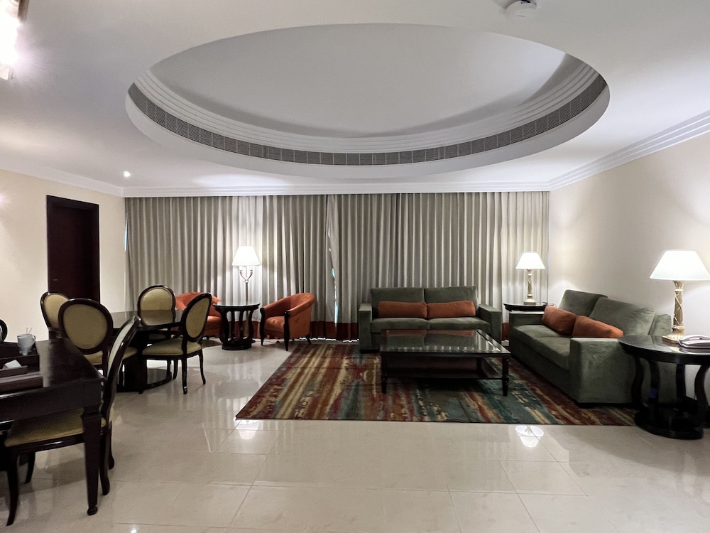 City Seasons Suites Dubai 40/60
