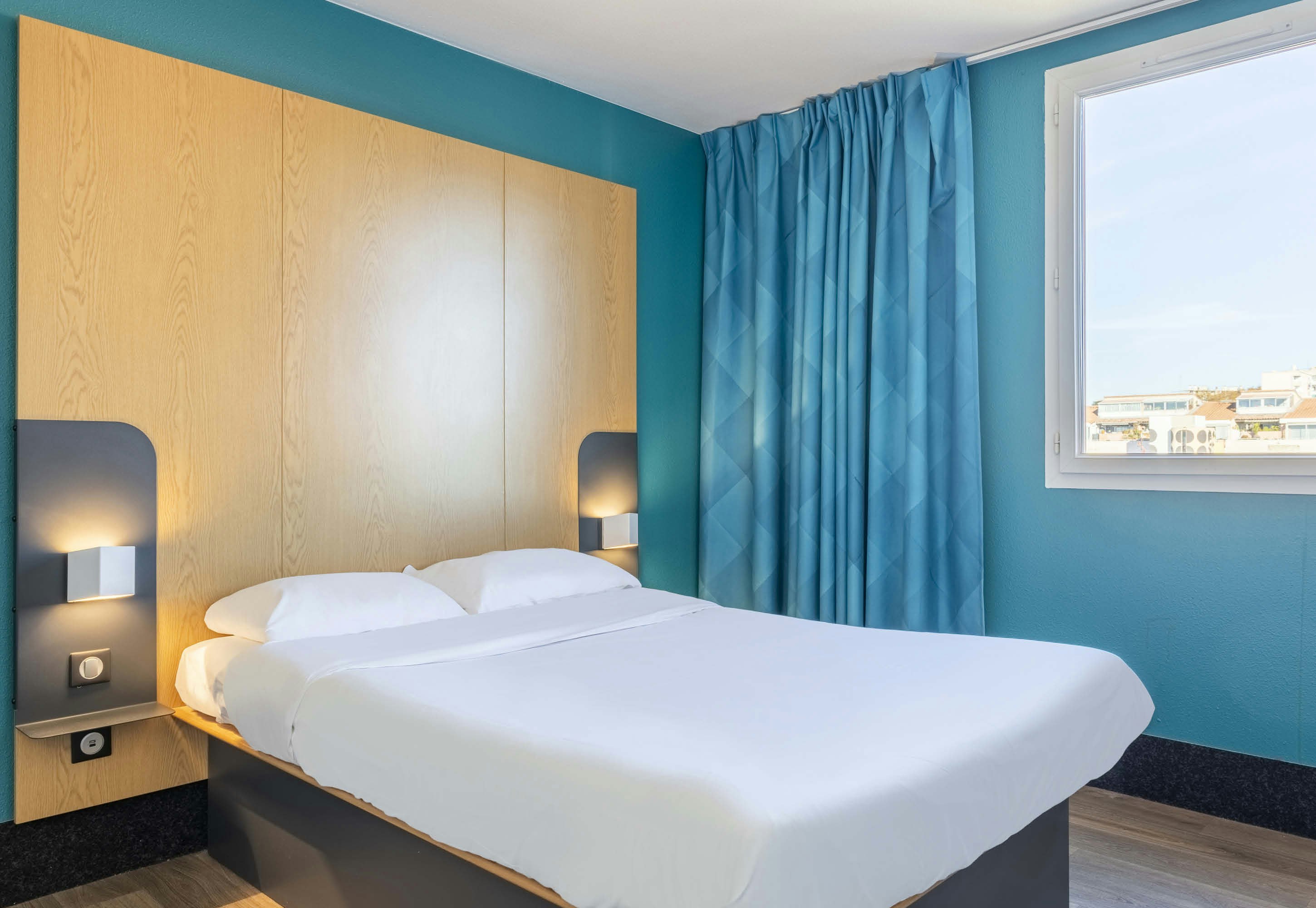 B&B HOTEL MARTIGUES Port de Bouc 10/24