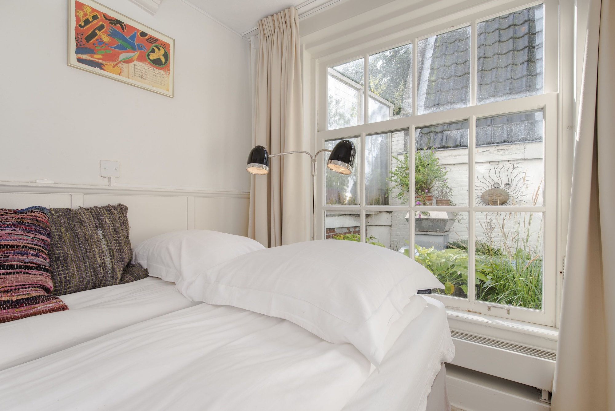 ROOM, DOUBLE BED, SMALL
